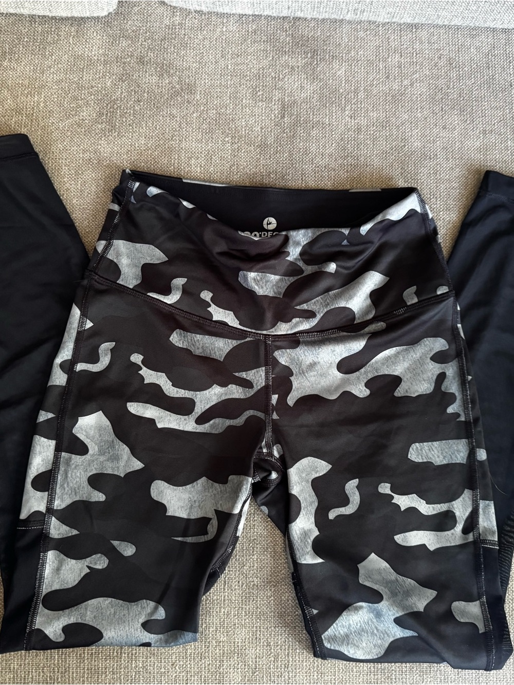 90 Degree By Reflex Black & Gray Camo Leggings